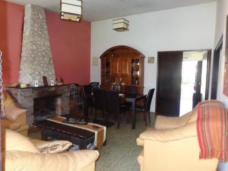 Casa En Malvin, 3 Dorm, Gran Fondo De 750 Mts
