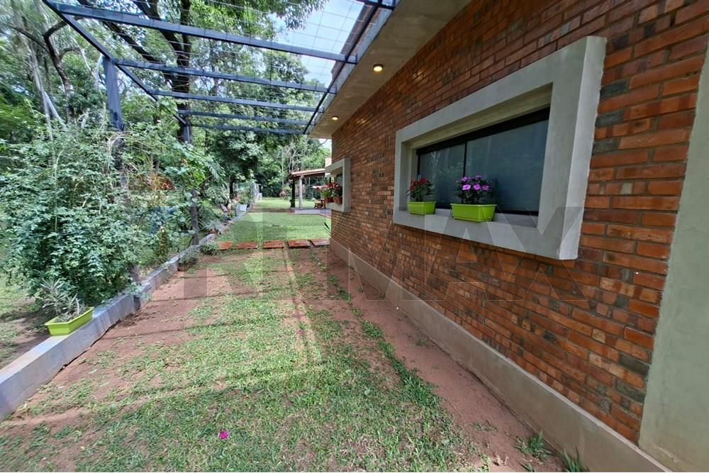 Casa - Alquiler - San Bernardino, Paraguay — foto 3