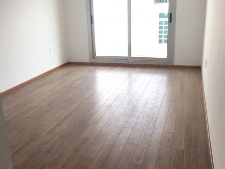 Un Dormitorio, Dos Patios !