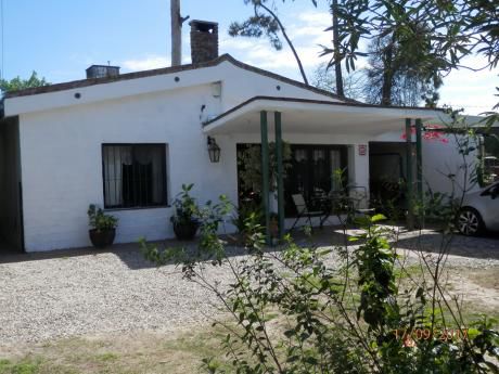 Muy Buena Casa En Las Toscas Zona Tranquila ,3 Dorm.2 B. 625 Mts. Y 130 Const