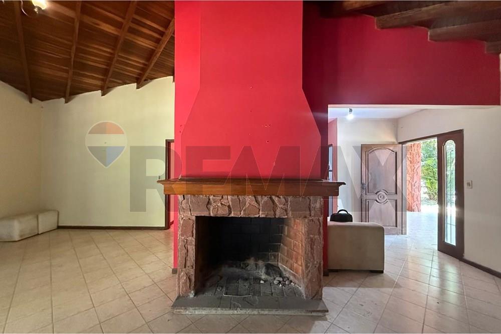 AMPLIA RESIDENCIA EN ESQUINA – PARQUES DEL YACHT, LAMBARÉ — foto 3