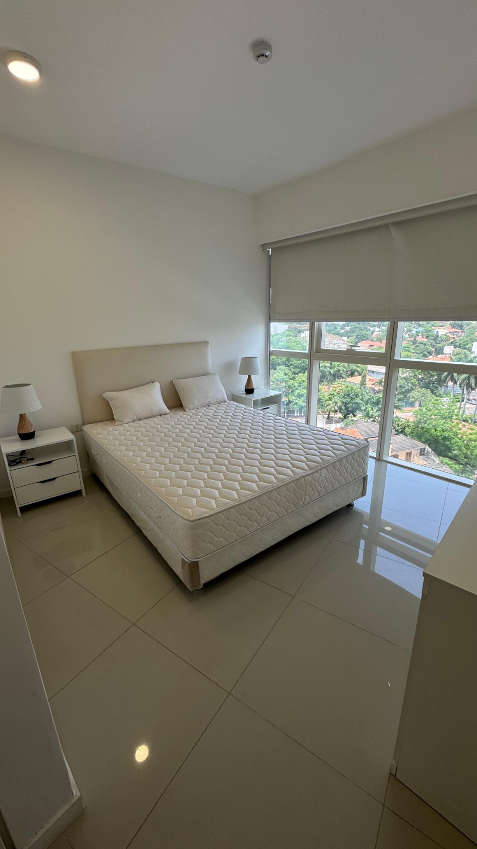 Alquilo Dpto Amoblado de 2 Habit en Suite. The Tower — foto 3