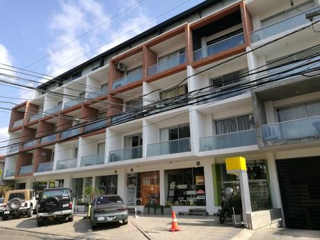 En La Mejor Zona De La Ciudad Equipetrol Amplio Monoambiente Con Garage