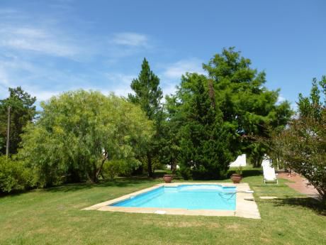 Casa Con Piscina Y Parque