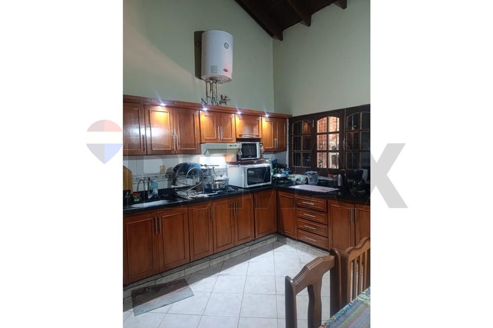 Casa - Venta - San Lorenzo, Central, Paraguay — foto 2