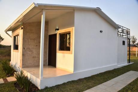 Casa De Verano A Estrenar En Ypacarai - San Bernardino