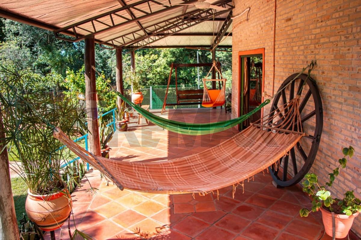 CASA QUINTA TOTALMENTE EQUIPADA EN ATYRA — foto 2