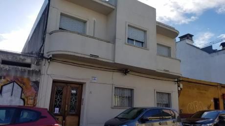 Alquile En Pocitos Con Patio Y 2 Dorm.!!