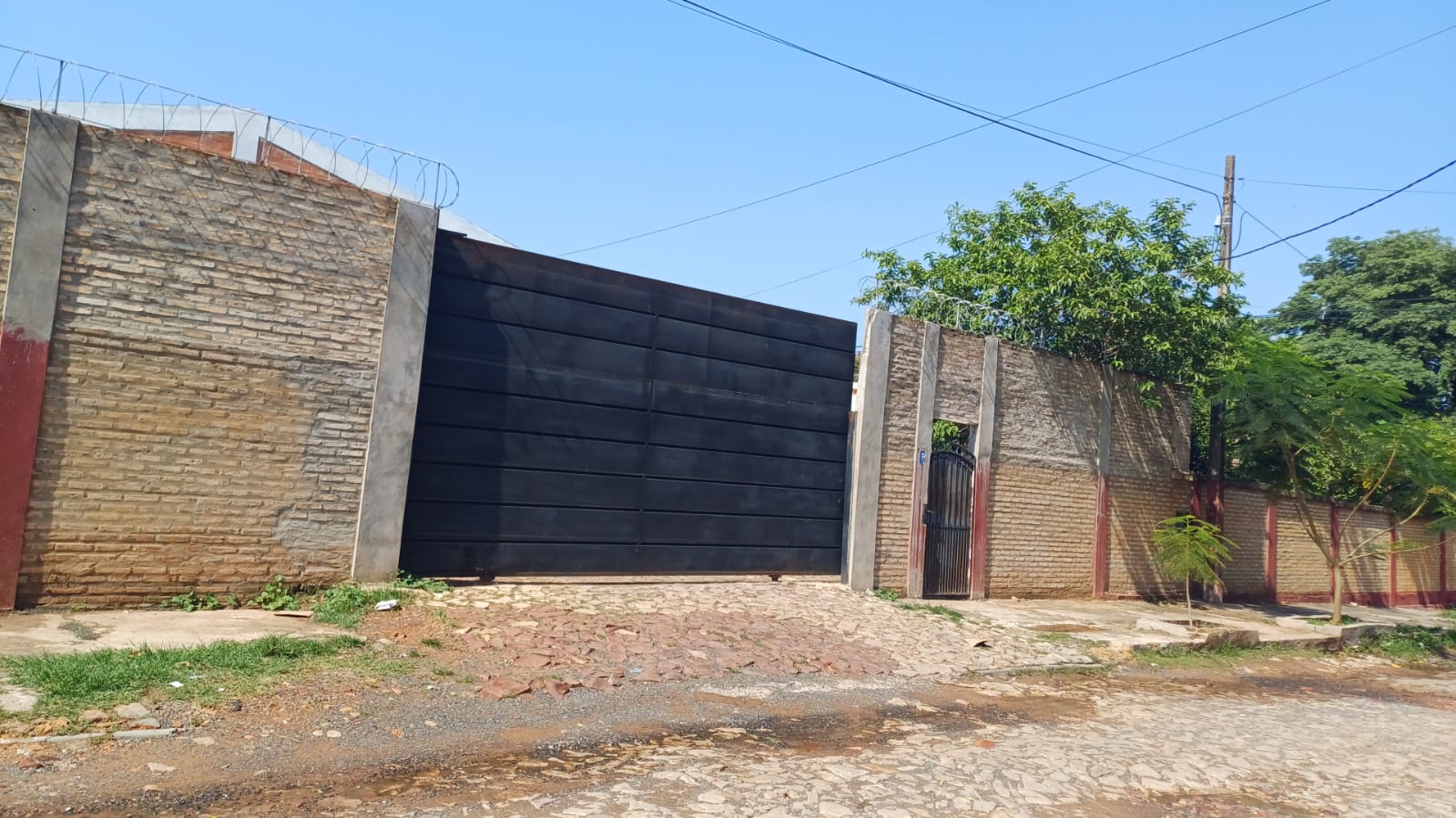 TINGLADO SEMI NUEVO DE 500 M2, EN VENTA. BARRIO LOMA PYTA — foto 2