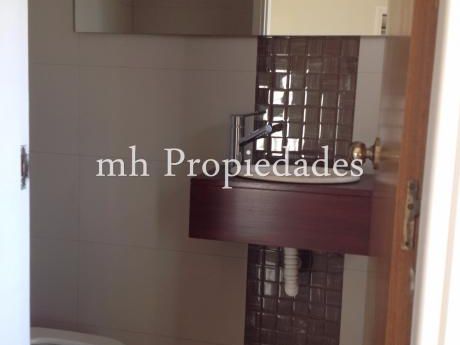 Apartamento En Alquiler Impecable Y En Lugar Privilegiado