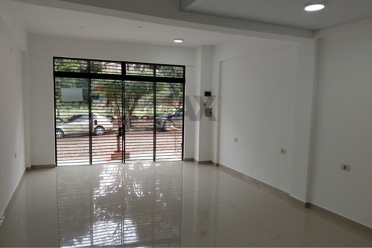 ALQUILER DE SALÓN COMERCIAL EN VILLA ELISA — foto 2