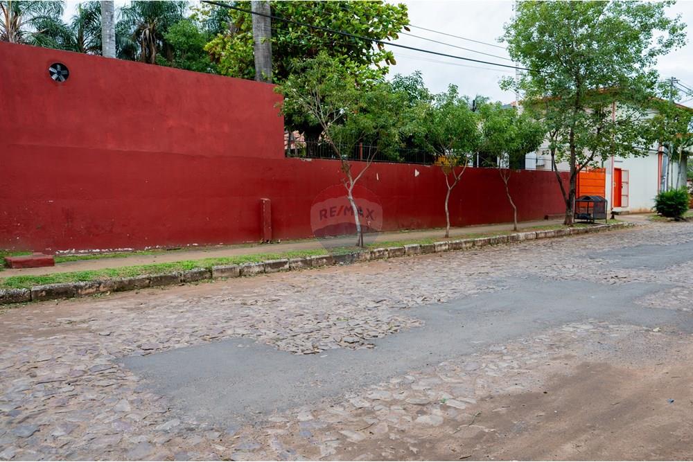 VENDO TERRENO CON CONSTRUCCION EN SANTISIMA TRINIDAD — foto 2