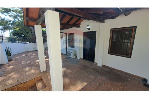 Casa-Venta-PY Asunción Bernardino Caballero Bernardino Caballero 811 casi Celsa… — foto 2