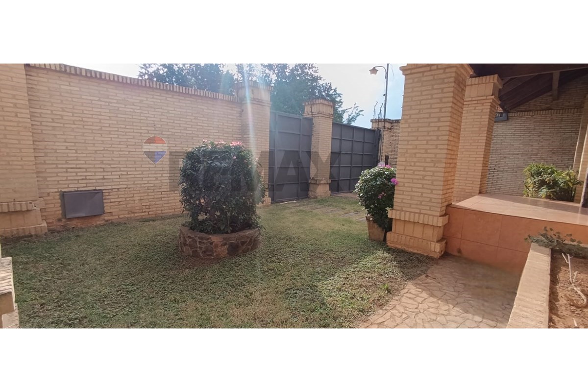 ????✨ ¡HERMOSA CASA DE 2 PISOS C/ PISCINA EN ALQUILER! ✨???? ???? Barrio América Luque — foto 3