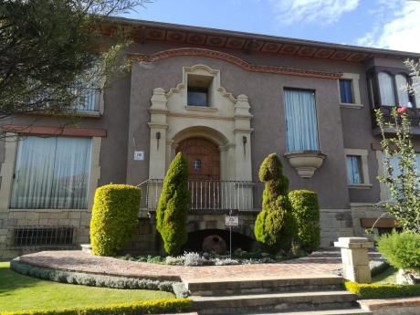 En Alquiler Hermosa Casa De Lujo Urbanización El Bosque Sur