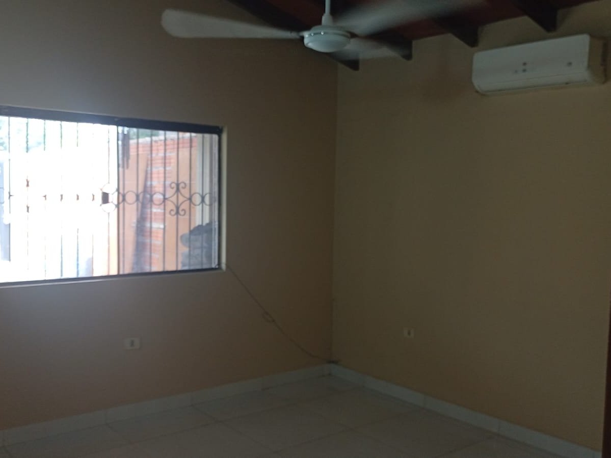 ALQUILO CASA 2 DORMITORIOS EN LAMBARÉ ZONA CACIQUE — foto 3