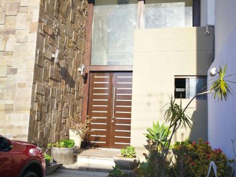 En Venta Hermosa Casa En Las Palmas