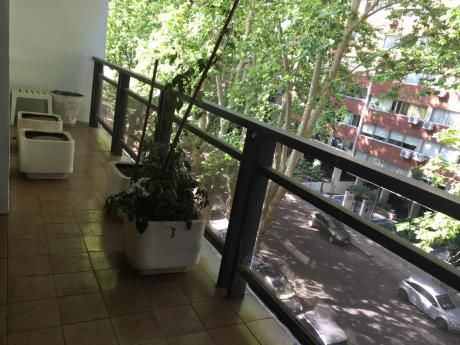 Apartamento En Pocitos 3 Dormitorios.