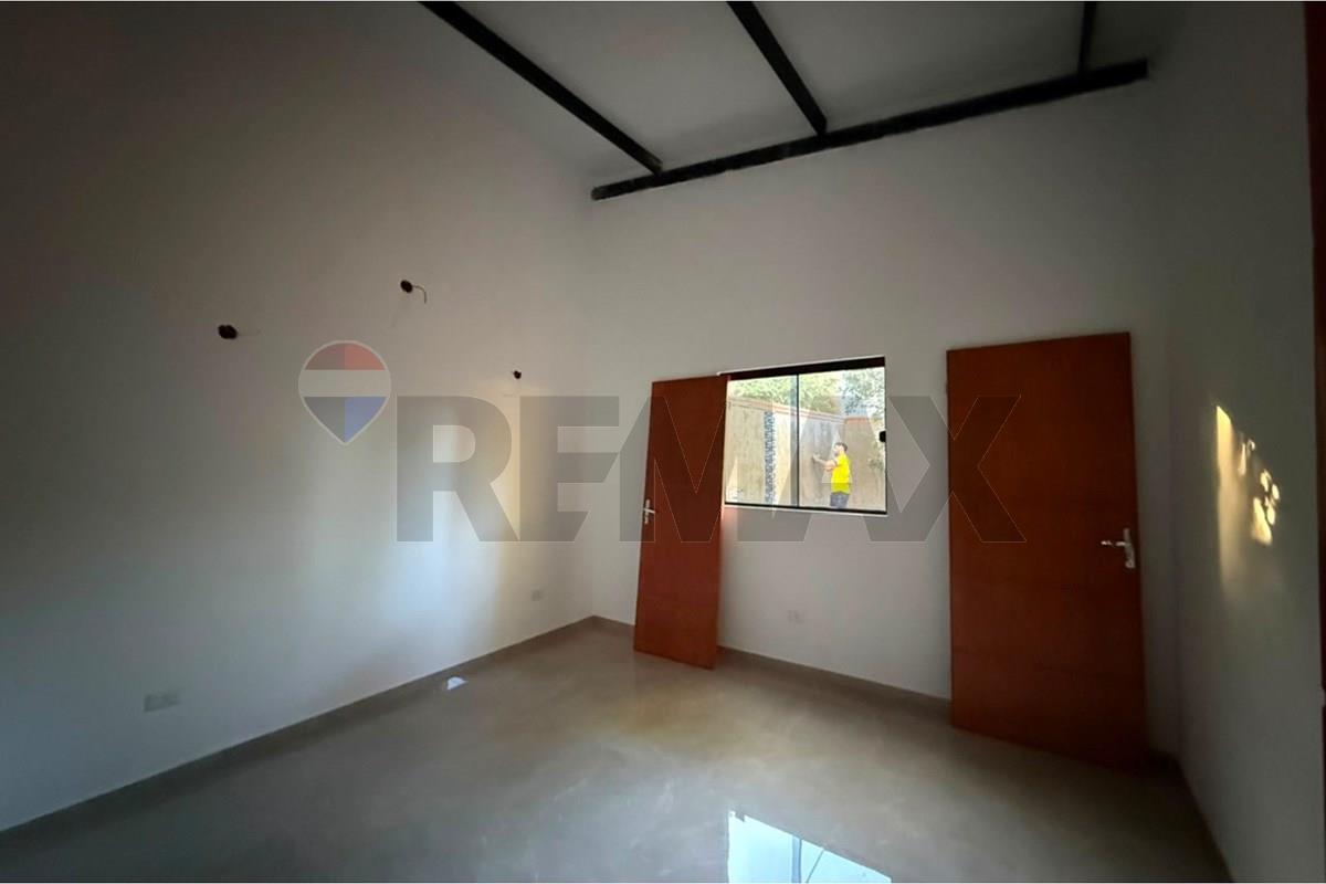 CASA A ESTRENAR - LUQUE — foto 3