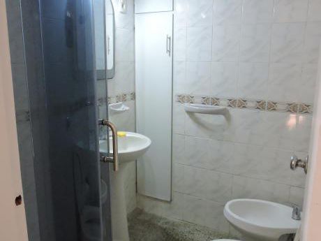Cómodo Apto De 2 Dorm Con Cocina Definida!