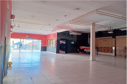 ALQUILO SALON COMERCIAL EN FERNANDO DE LA MORA — foto 3