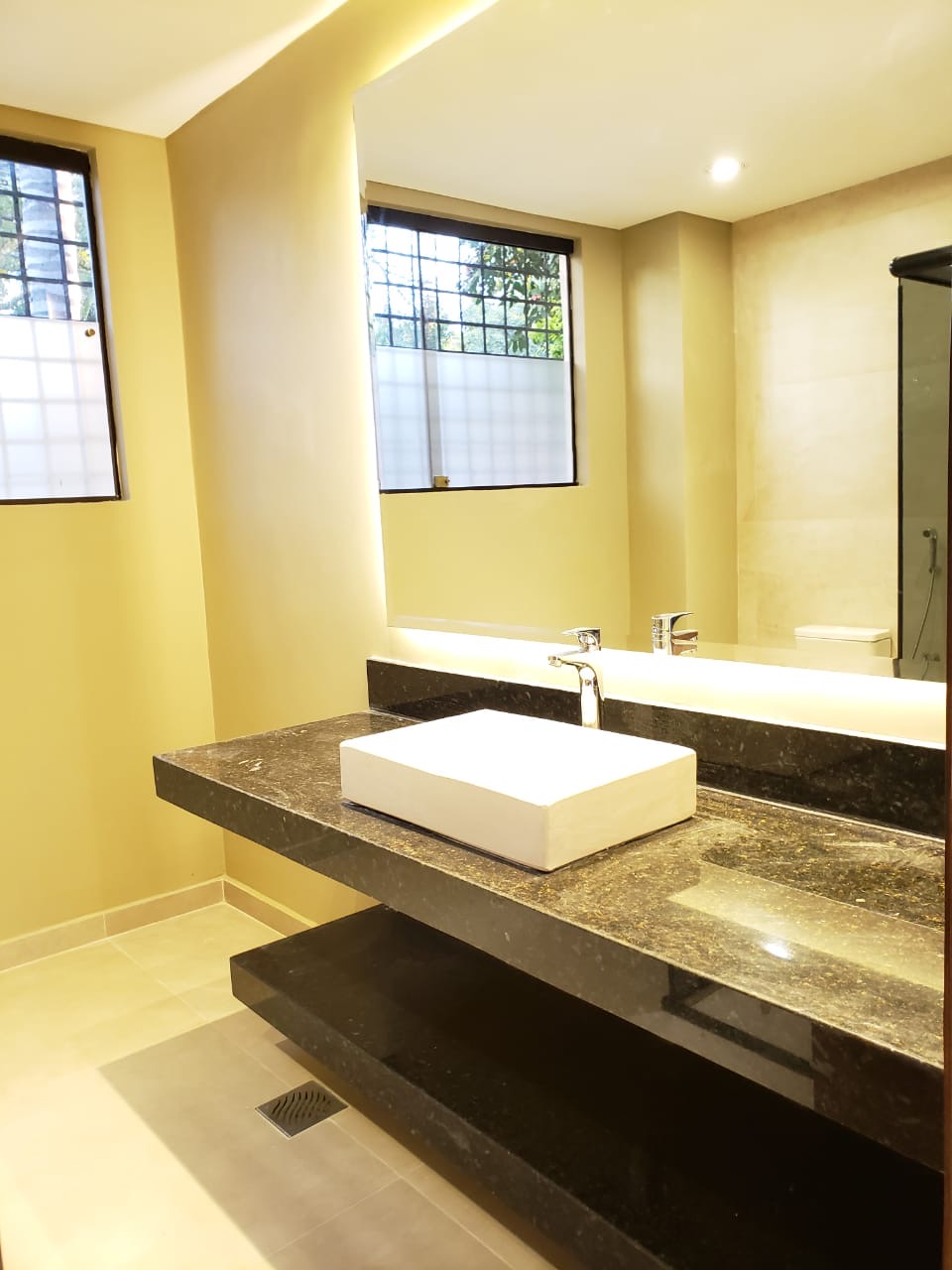 Alquilo Moderna  casa en Mburucuyá — foto 3