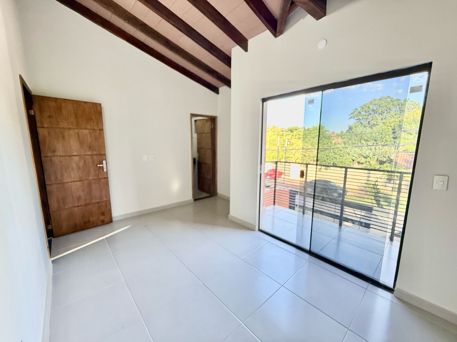 VENDO HERMOSO DUPLEX EN LUQUE LAURELTY — foto 3