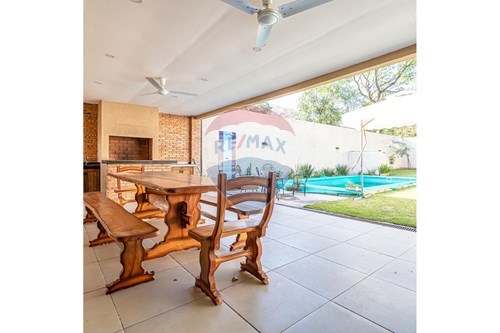 En Venta Casa En San Bernardino Sobre La Avenida Ciervo Cuà — foto 2