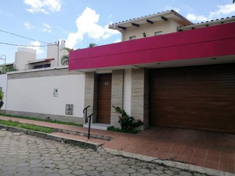 Casa Amoblada De 3 Dormitorios Con Piscina
