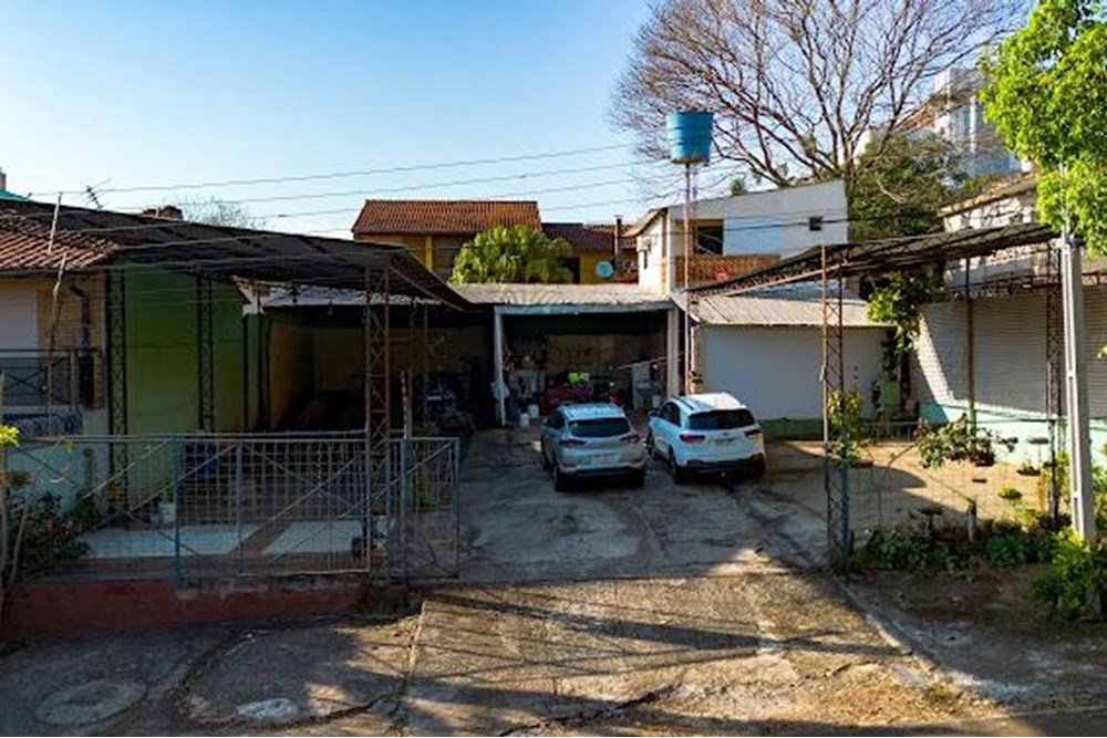 VENDO TERRENO EN CIUDAD DEL ESTE A PASOS DEL LAGO — foto 2