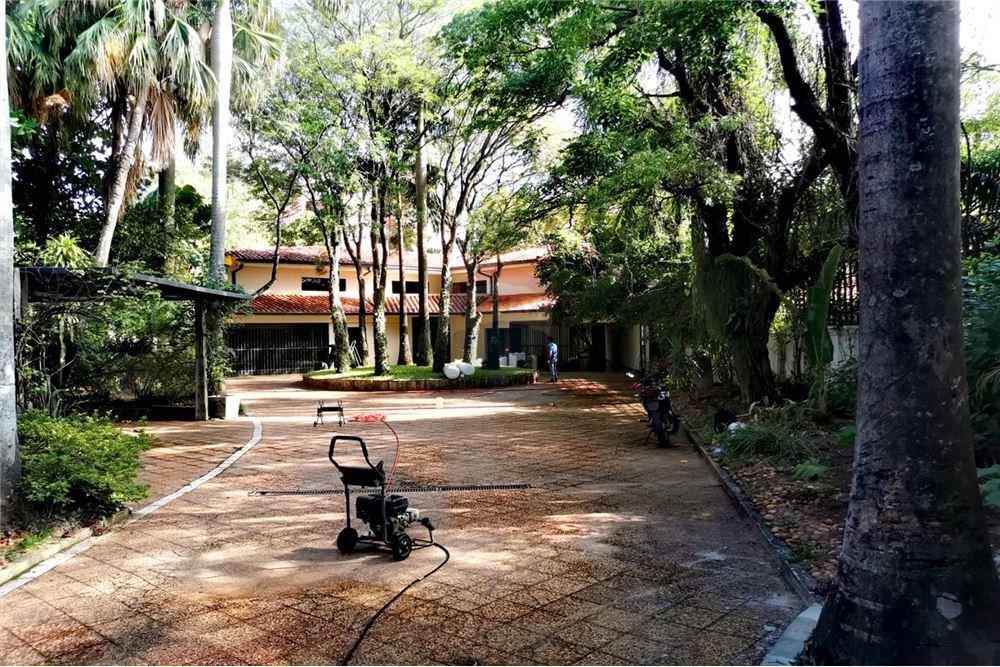 Casa en alquiler en Los Laureles