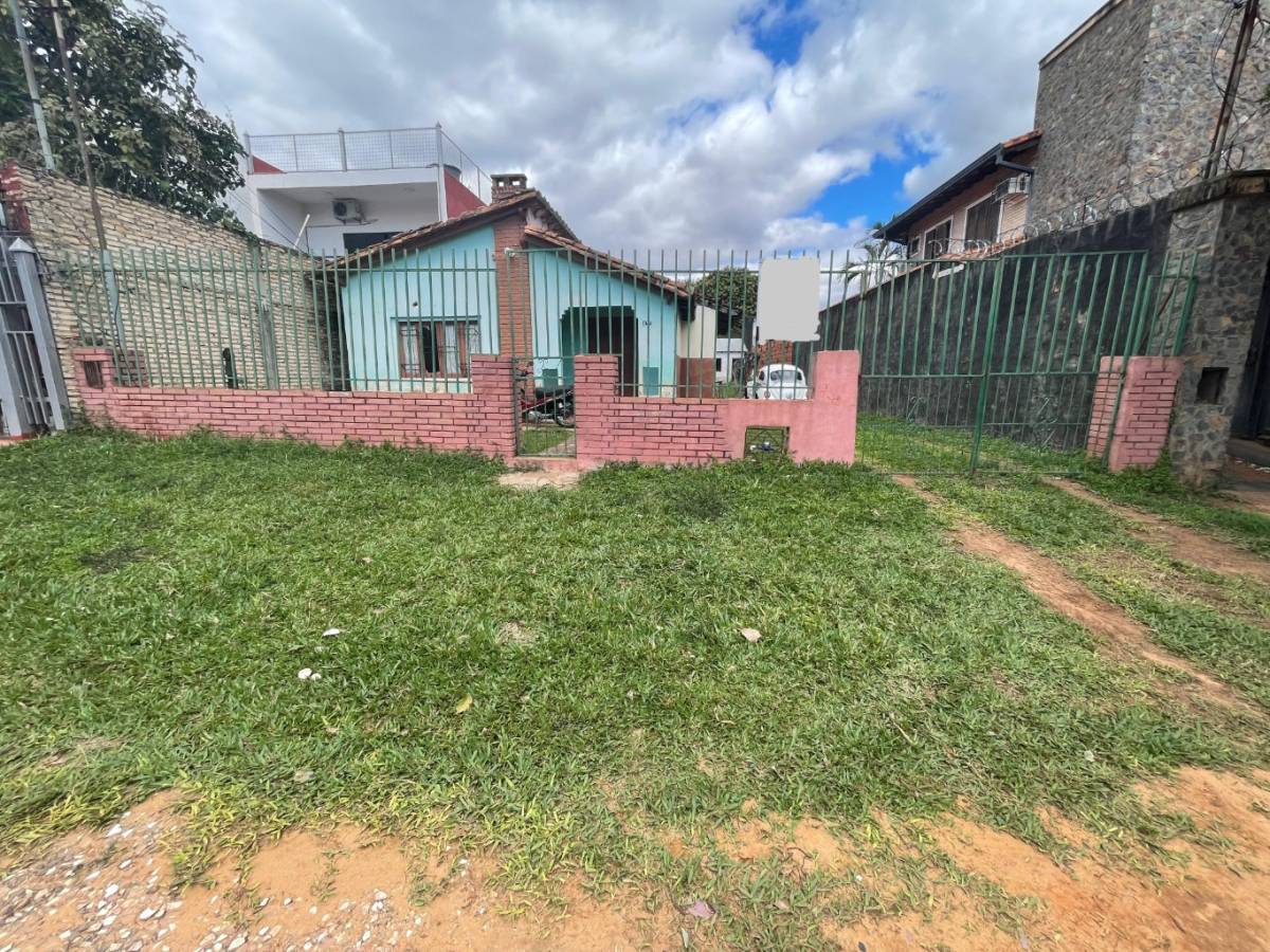 Terreno 420 m² con casa a demoler | Fernando de la Mora — foto 2