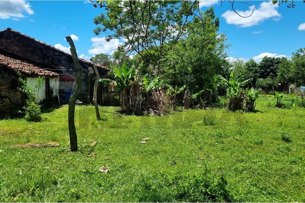 Esquina amplia en Venta en Acahay. — foto 2