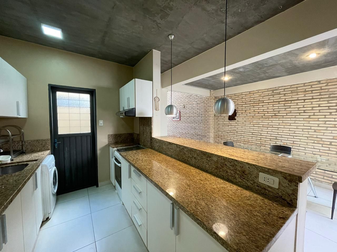 ALQUILO DUPLEX AMOBLADO — foto 3