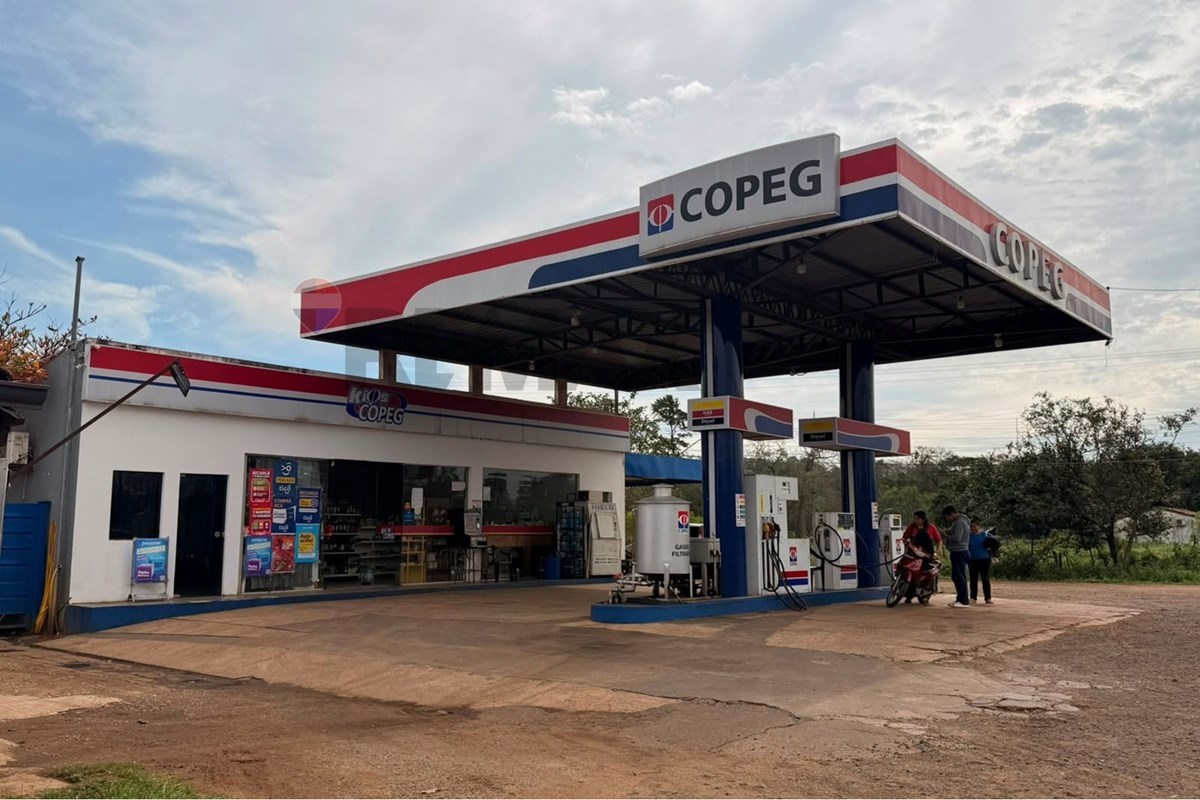VENDO ESTACION DE SERVICIO Y VIVIENDA EN CORONEL OVIEDO — foto 2