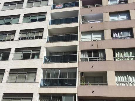Apto De Categoría Scocería Casi Rambla