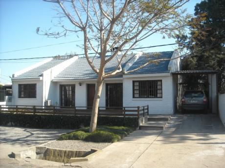 Casa En Calle Fabini, A 30 Mts De Rambla Costanera