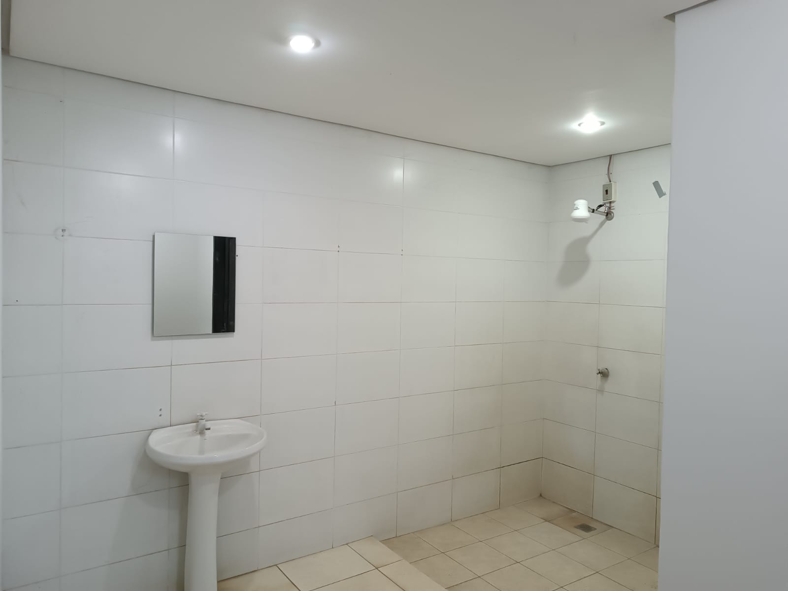 ALQUILO DEPOSITO EN MRA DE 900 M2 — foto 3