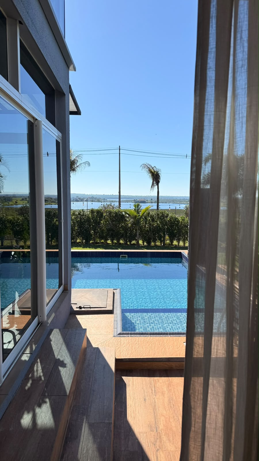 EN VENTA HERMOSA RESIDENCIA EN COSTA DEL LAGO — foto 2