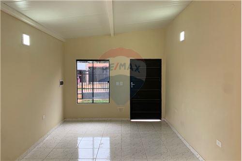 ALQUILO CHALET A ESTRENAR EN ÑEMBY BARRIO RINCON — foto 2