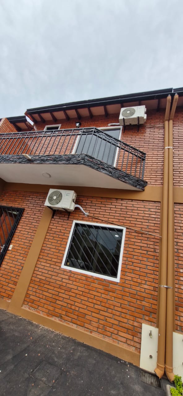 ALQUILO DÚPLEX DE 2 DORMITORIOS EN CONDOMINIO MEDITERRANEO ÑEMBY — foto 2