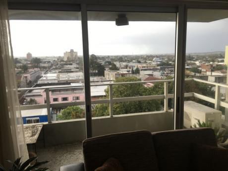 Amplio Apartamento Ubicado En Zona Centro De Maldonado.