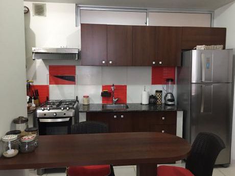 Departamento De 1 Dormitorio Calle Colon 1 1/2 Cuadra Antes Del 1er Anillo