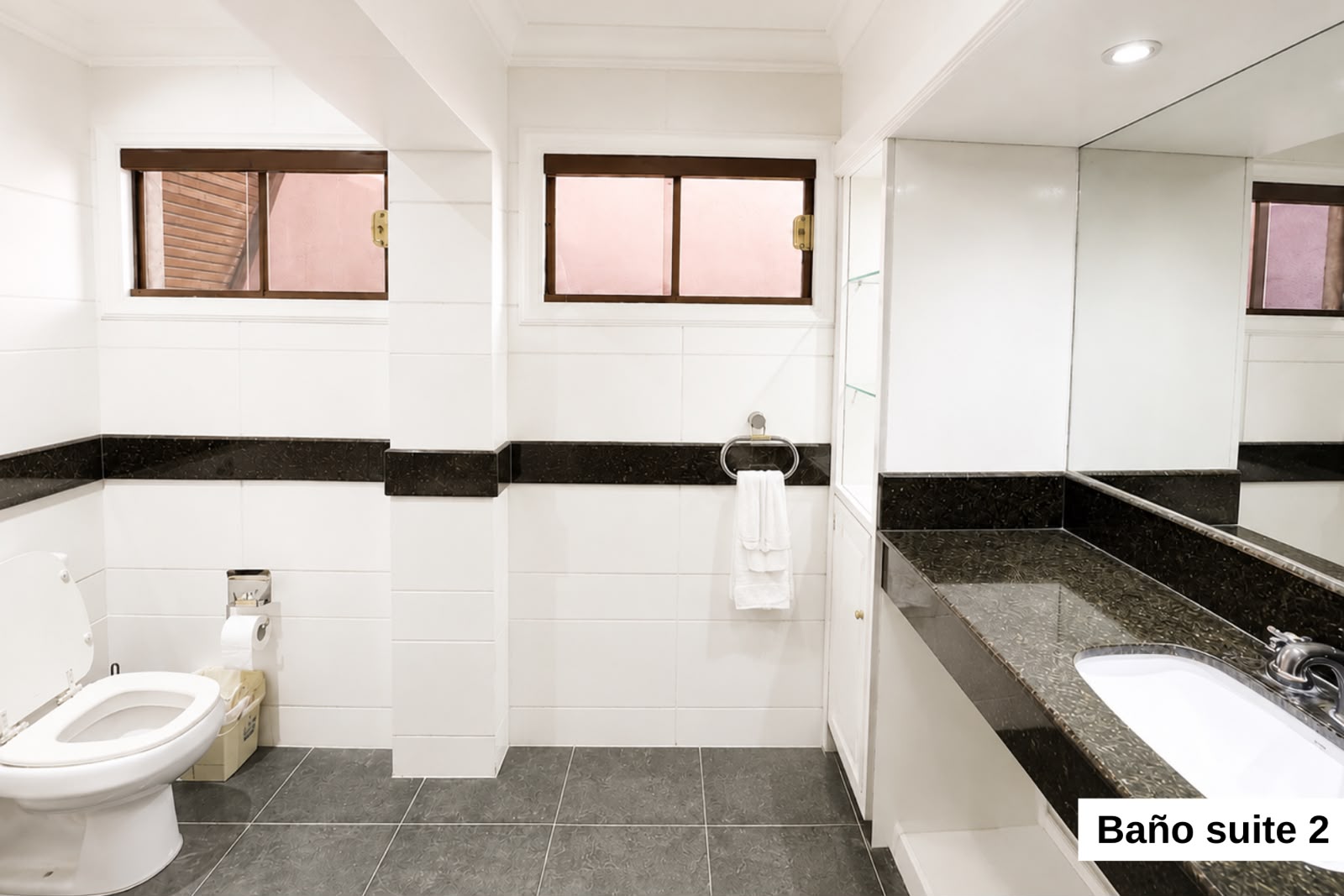 EN VENTA. RESIDENCIA EXCLUSIVA EN ASUNCION - foto 5