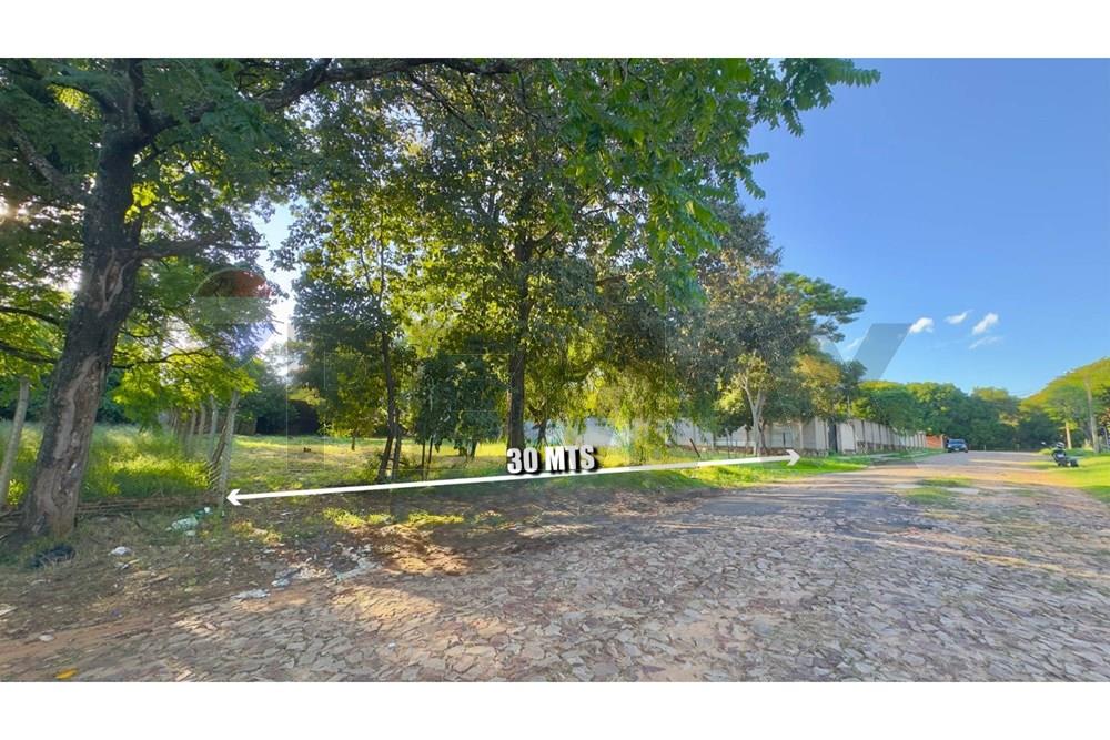 Amlio terreno de 1590 m2 a metros de Mcal López — foto 3