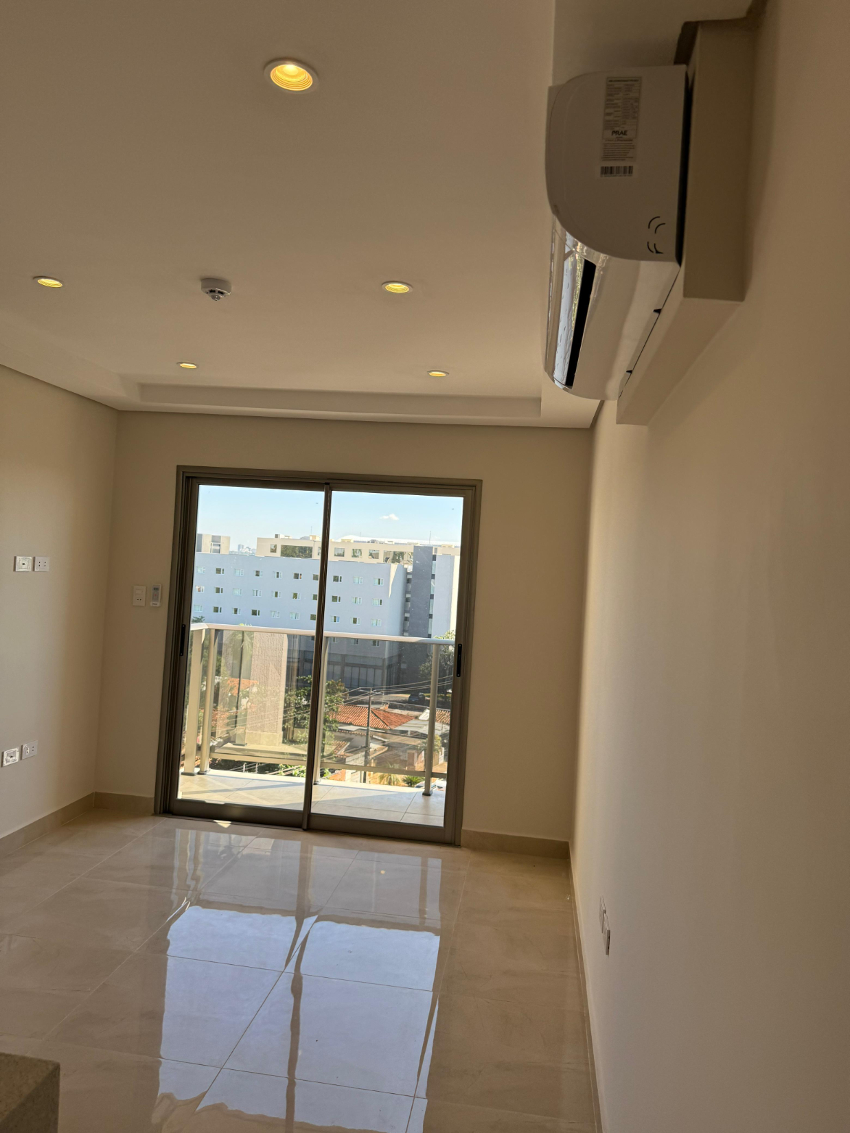 ALQUILO DPTO DE 1 HAB EN EL EDIFICIO BURBAND LUQUE ZONA CONMEBOL — foto 3