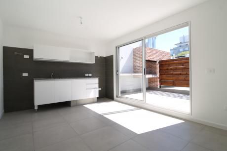 Oportunidad Apartamento A Estrenar De Dos Dormitorios, Terraza Con Parrillero!