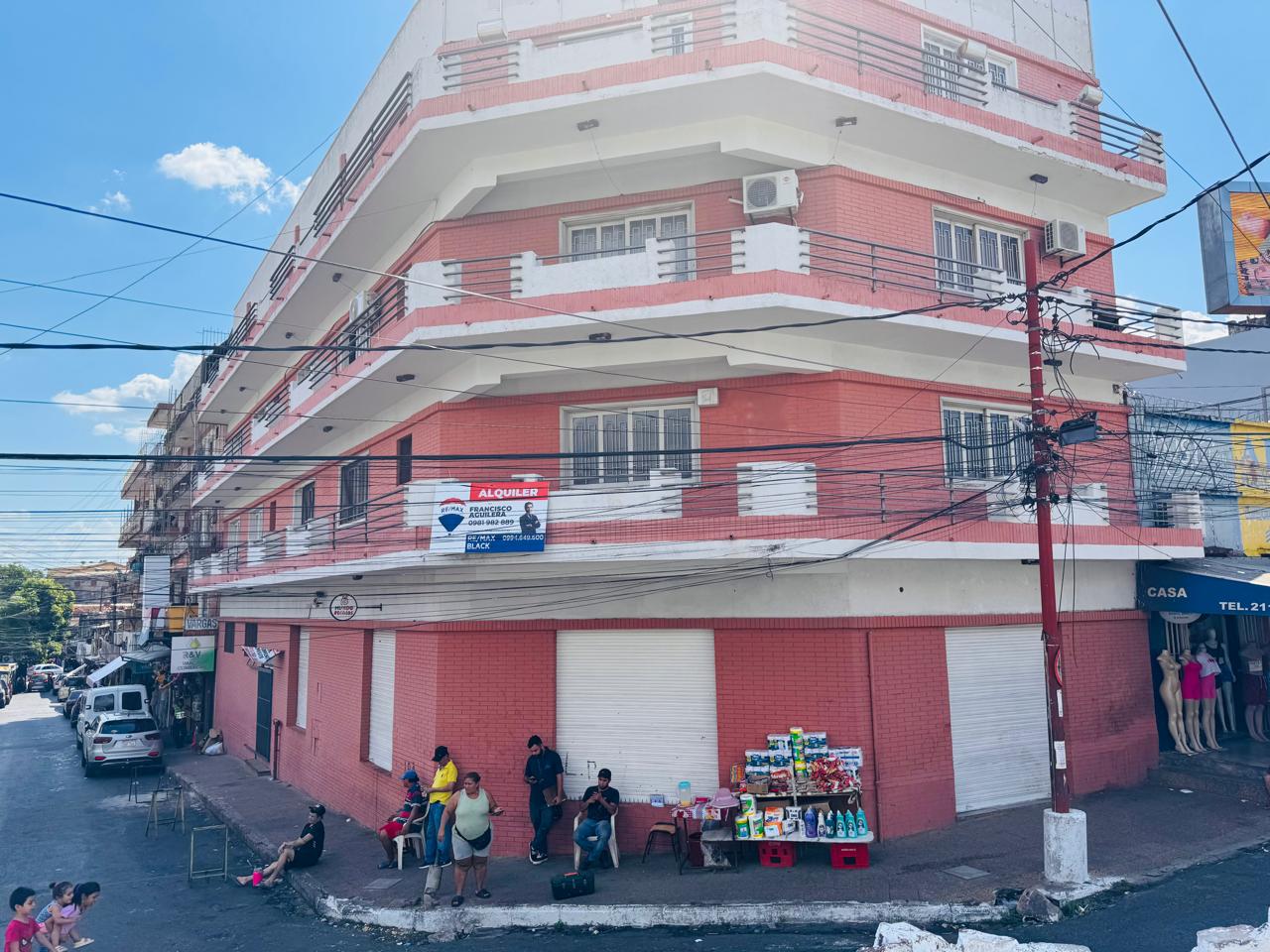 ALQUILO LOCAL ZONA MERCADO 4 — foto 2