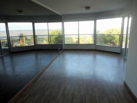 Apto. En Venta, 3 Dorm., 2 Baños, Garaje, Vigilancia.