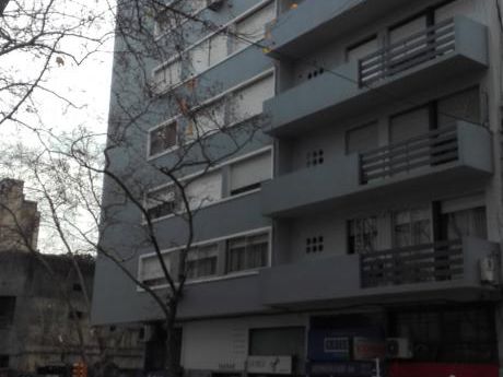 Excelente Apto Muy Luminoso En El Centro